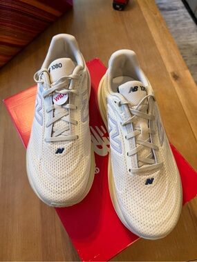 New Balance Fresh Foam X 1080 v14 Women 9 Wide Grey Running Shoes W1080G14 NWT
